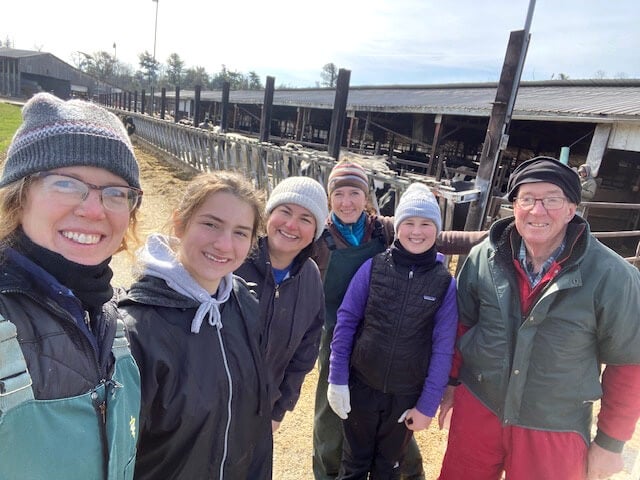Dr. Amber Itle with her family on the farm, including her father, Dr. Joseph Itle, V’72. Dr. Amber Itle with her family on the farm, including her father, Dr. Joseph Itle, V’72.