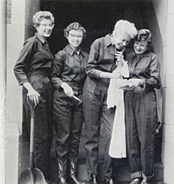 Pioneering women of Penn Vet’s Class of 1963: (From left) Drs. Katherine Houpt, Elinor Brandt, Jeffie Roszel, and Joan O’Brien (not pictured: Barbara Henderson). Pioneering women of Penn Vet’s Class of 1963: (From left) Drs. Katherine Houpt, Elinor Brandt, Jeffie Roszel, and Joan O’Brien (not pictured: Barbara Henderson).
