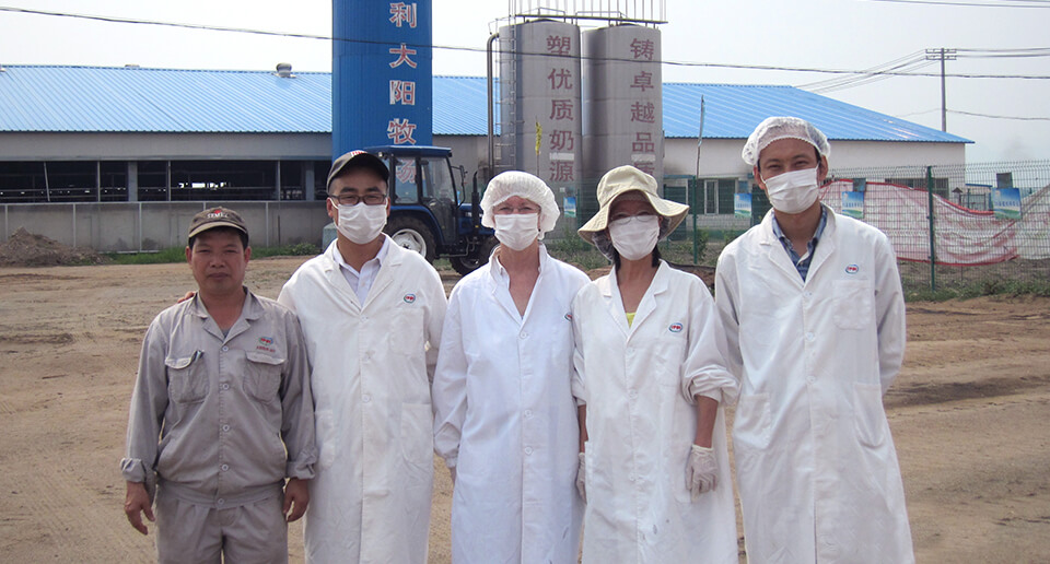 Dean Hendricks and Dr. Zhengxia Dou (center), Professor of Agricultural Systems at Penn Vet, traveled to China to help educate dairy farmers on improving cow nutrition, milk production, and environmental management.