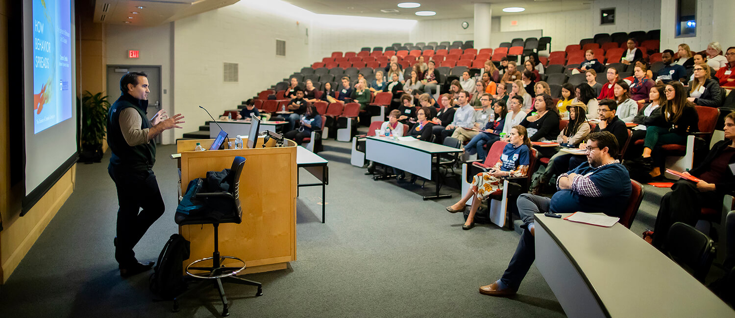 In 2018, Damon Centola of the Annenberg School for Communication spoke to students about his research connecting social networks with the spread of health behaviors.