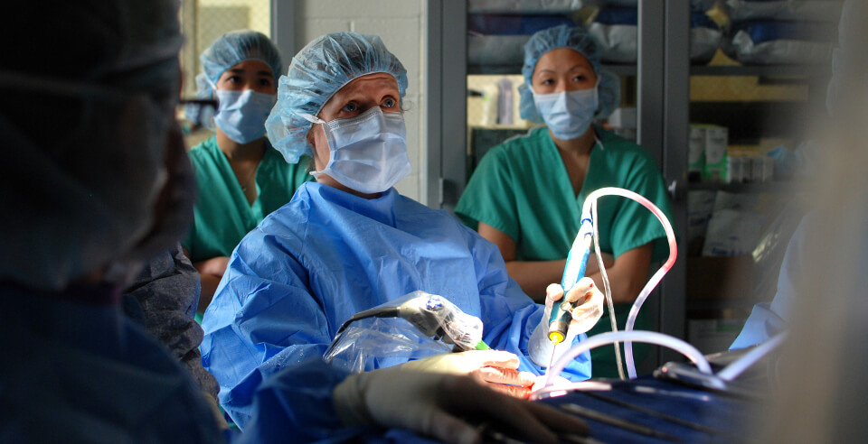 Dr. Kimberly Agnello performs arthroscopic surgery