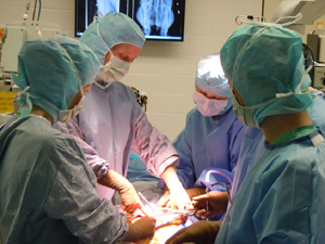 Dr. Kimberly Agnello in surgery