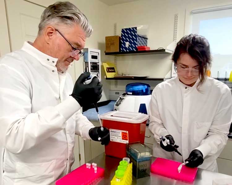 Jen and John working in WLF Lab